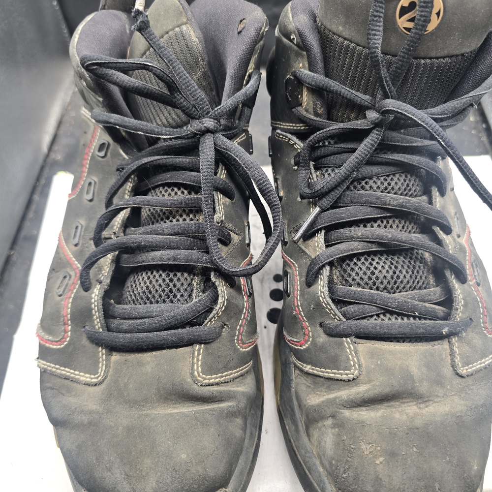 Nike Black‎ and Red Athletic Shoes